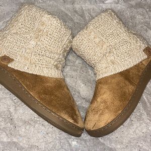 NWOT Muk luk slipper